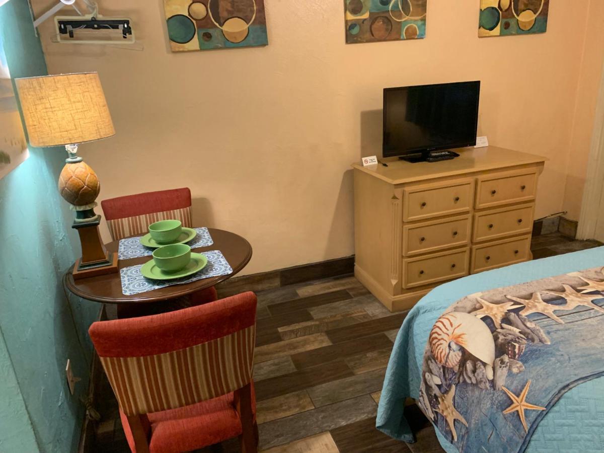 Michaels Siesta Motel เซนต์ปีเตอร์สเบิร์ก ภายนอก รูปภาพ